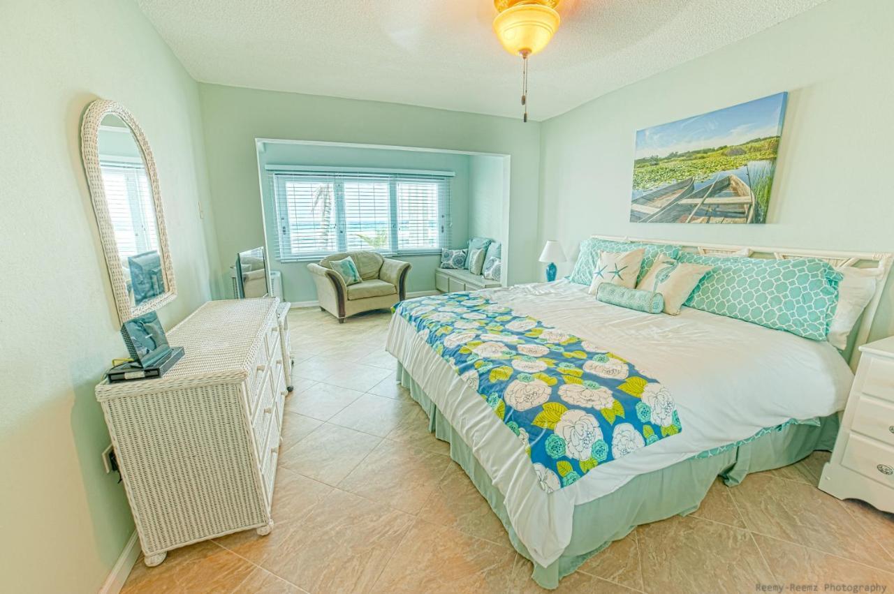 Gorgeous Ocean Views! Welcome To Bella Breeze! Beachfront 2Br 2Ba Apartment Sion Farm Exterior photo